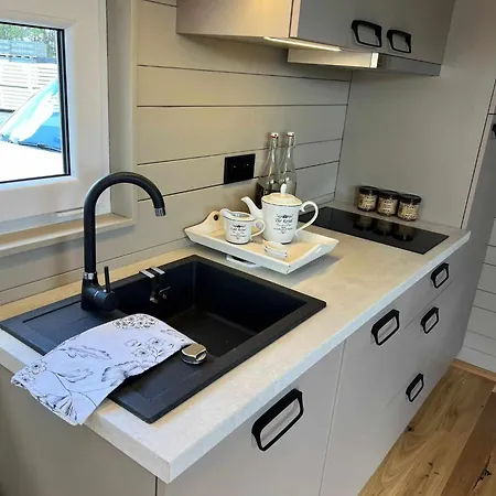 Tiny House Wolne Emocje Holiday park Oborki