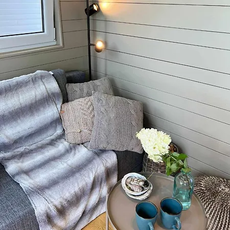Tiny House Wolne Emocje Oborki